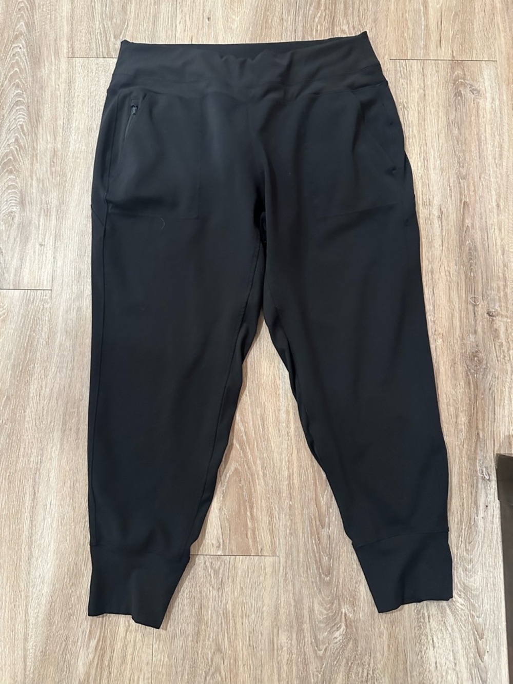 Athleta Black Men's Tech Jogger Pants
